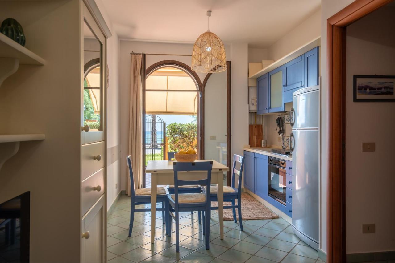 Residence L'Arcipelago Appartamenti Fronte Mare Con Ampio Balcone Capo dʼOrlando Exterior foto
