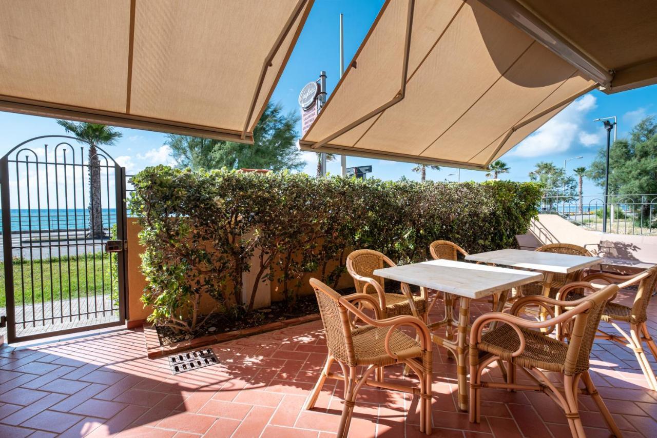 Residence L'Arcipelago Appartamenti Fronte Mare Con Ampio Balcone Capo dʼOrlando Exterior foto