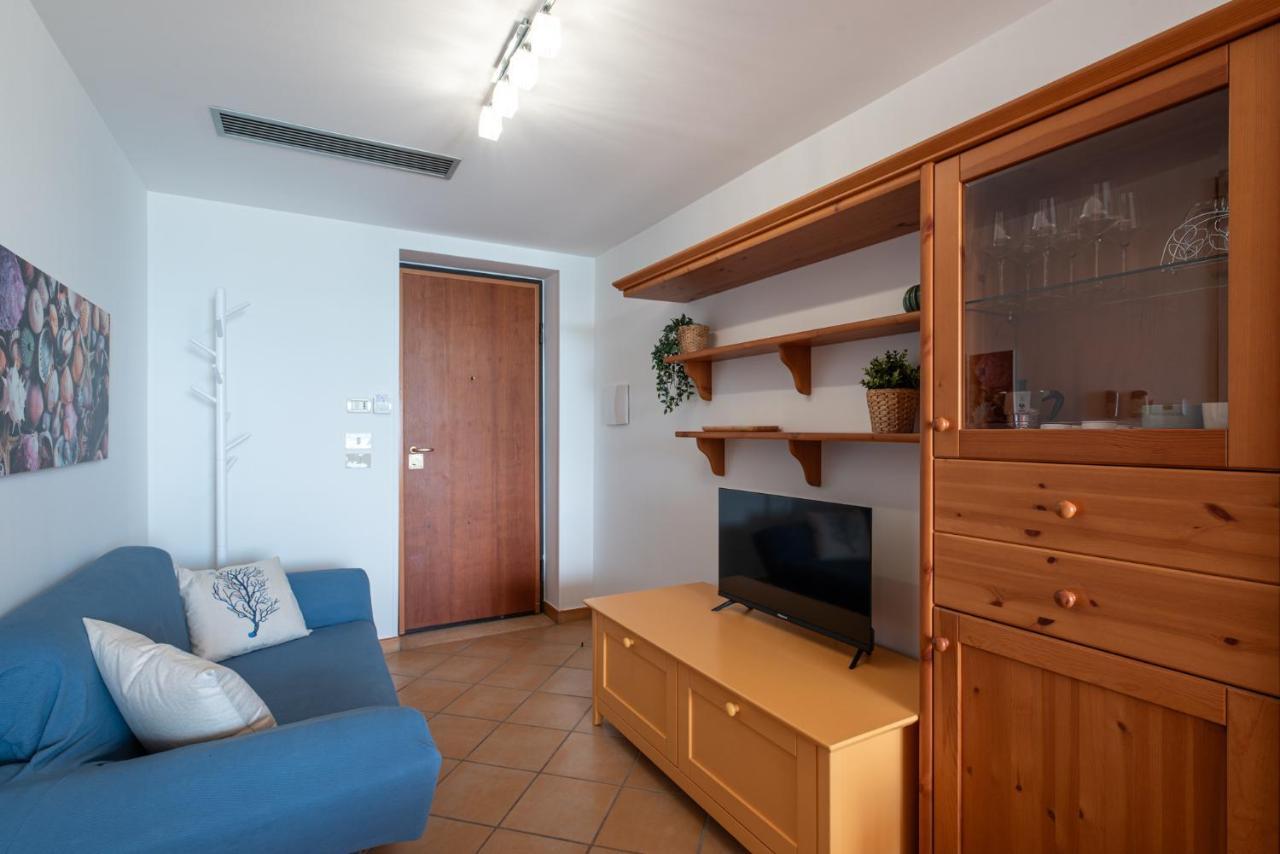 Residence L'Arcipelago Appartamenti Fronte Mare Con Ampio Balcone Capo dʼOrlando Exterior foto