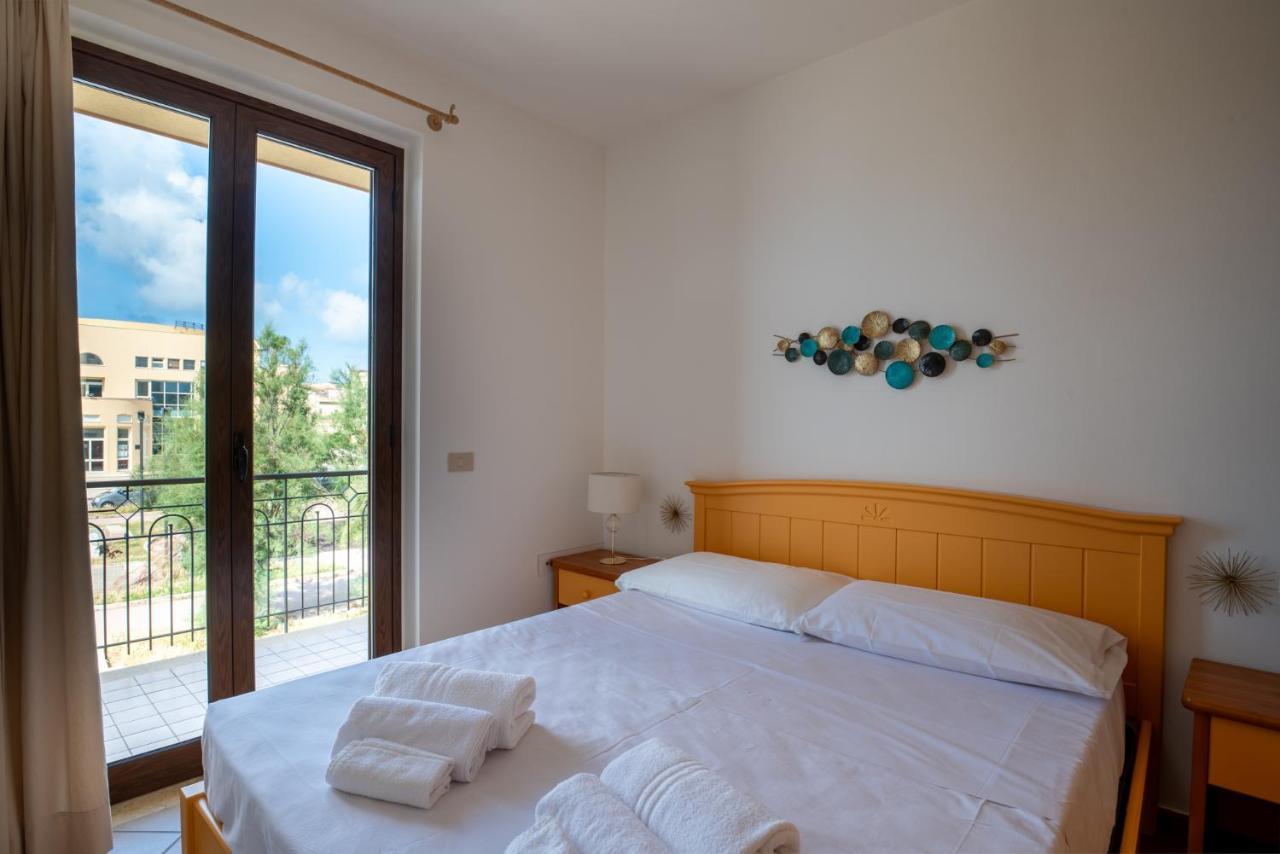 Residence L'Arcipelago Appartamenti Fronte Mare Con Ampio Balcone Capo dʼOrlando Exterior foto