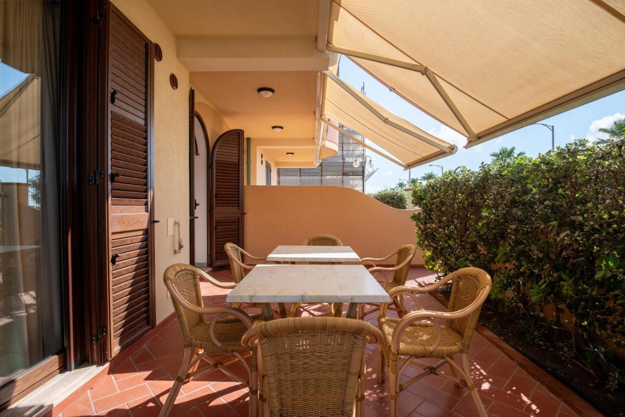 Residence L'Arcipelago Appartamenti Fronte Mare Con Ampio Balcone Capo dʼOrlando Exterior foto