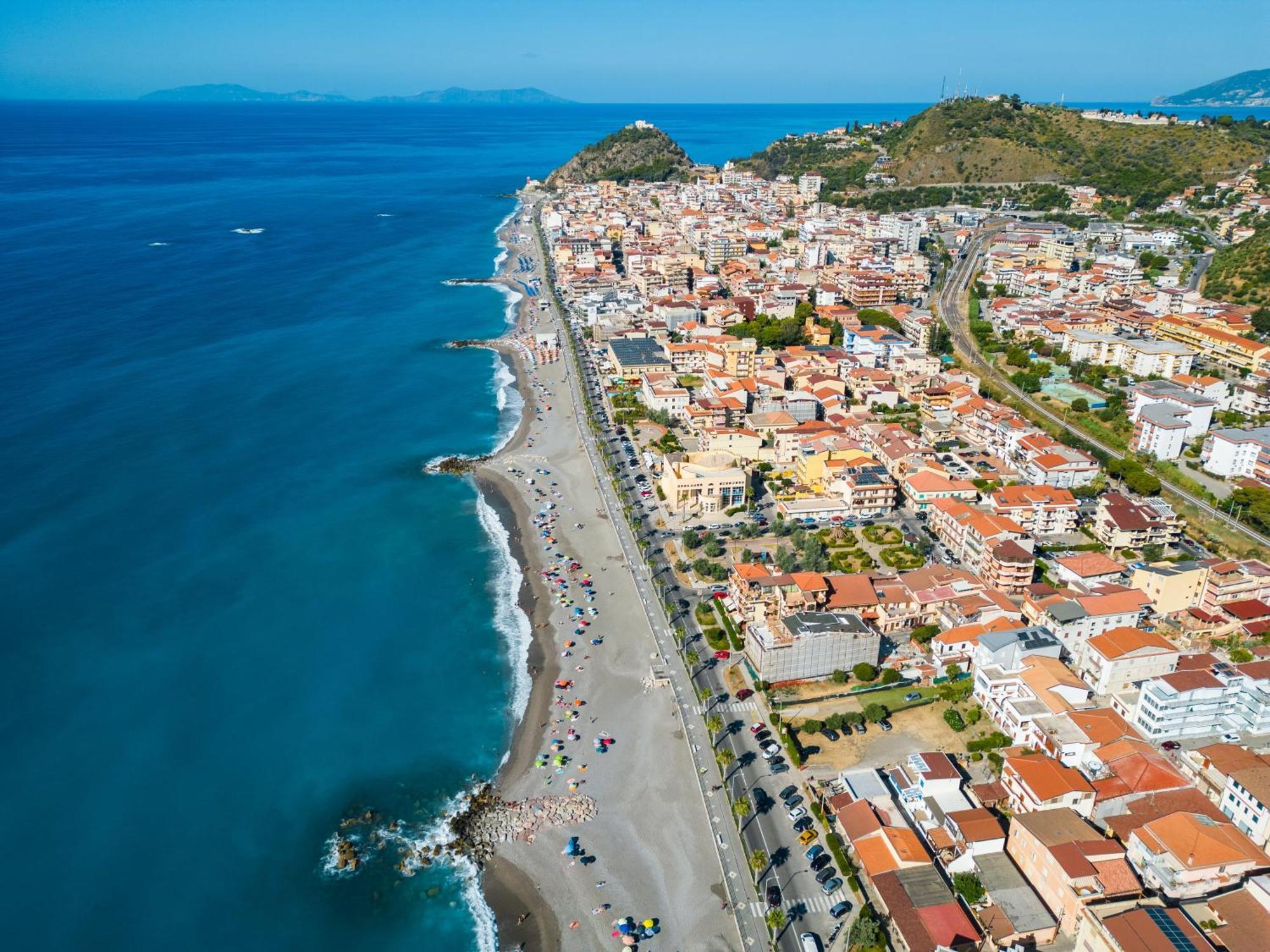 Residence L'Arcipelago Appartamenti Fronte Mare Con Ampio Balcone Capo dʼOrlando Exterior foto