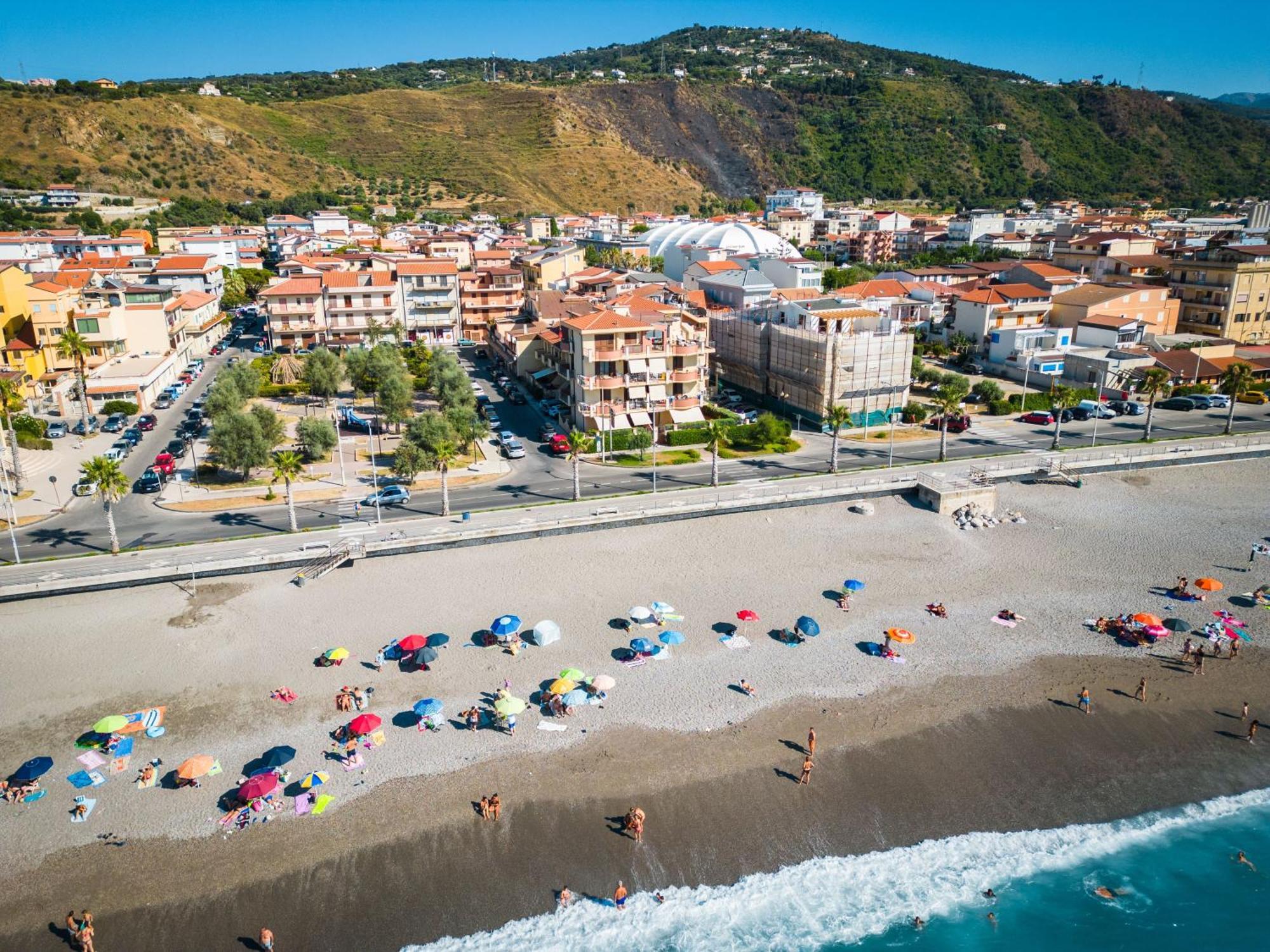 Residence L'Arcipelago Appartamenti Fronte Mare Con Ampio Balcone Capo dʼOrlando Exterior foto